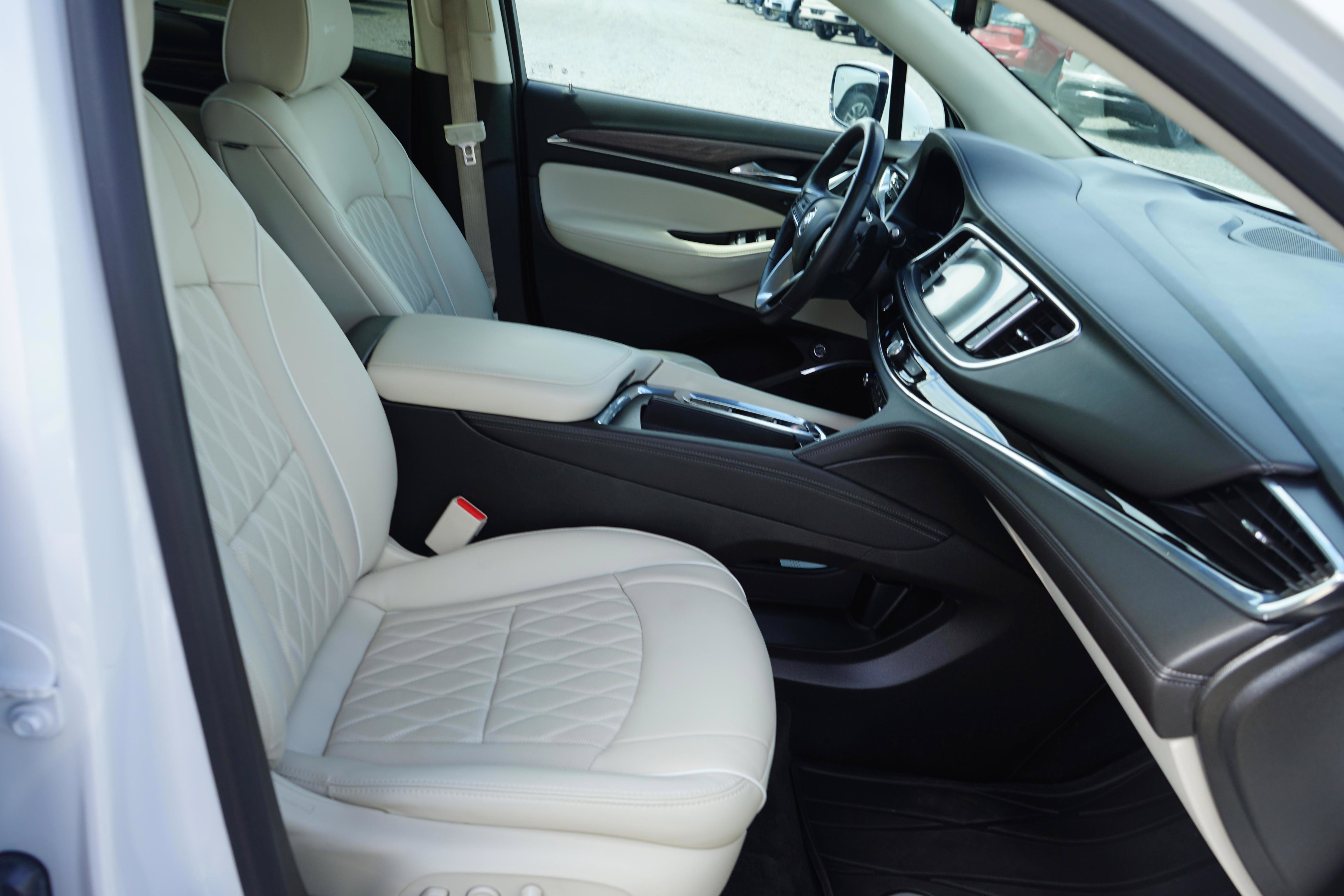 Used 2023 Buick Enclave Avenir AWD/4WD image 26