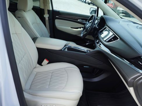 Used 2023 Buick Enclave Avenir AWD/4WD image 26