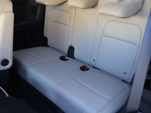 Used 2024 Nissan Pathfinder SL w/ SL Premium Package AWD/4WD image 7