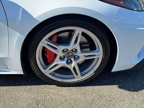 Used 2021 Chevrolet Corvette Stingray Premium Conv w/ Z51 Performance Package RWD image 9