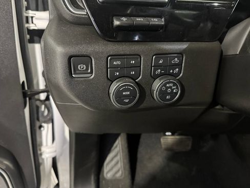 Used 2022 Chevrolet Silverado 1500 High Country w/ High Country Premium Package AWD/4WD image 37