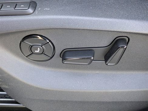 Certified 2026 Volkswagen Tiguan SEL R-Line image 27