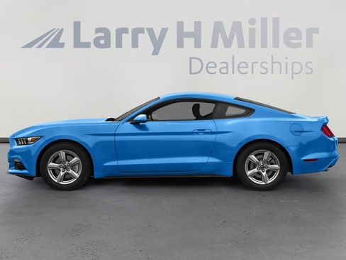 Used 2017 Ford Mustang Coupe image 3