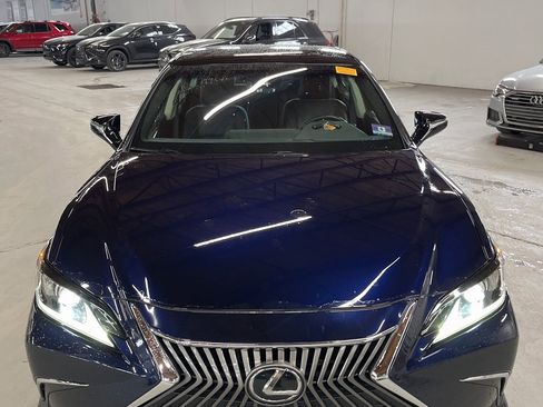 Used 2019 Lexus ES 350 Luxury w/ Accessory Package 2 image 10