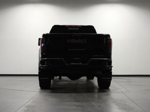 Used 2024 GMC Sierra 2500 AT4X AWD/4WD image 5