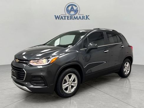 Used 2017 Chevrolet Trax LT w/ LT Convenience Package image 1