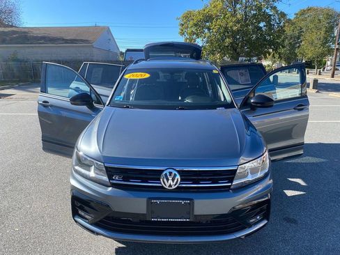 Used 2020 Volkswagen Tiguan SE R-Line image 29