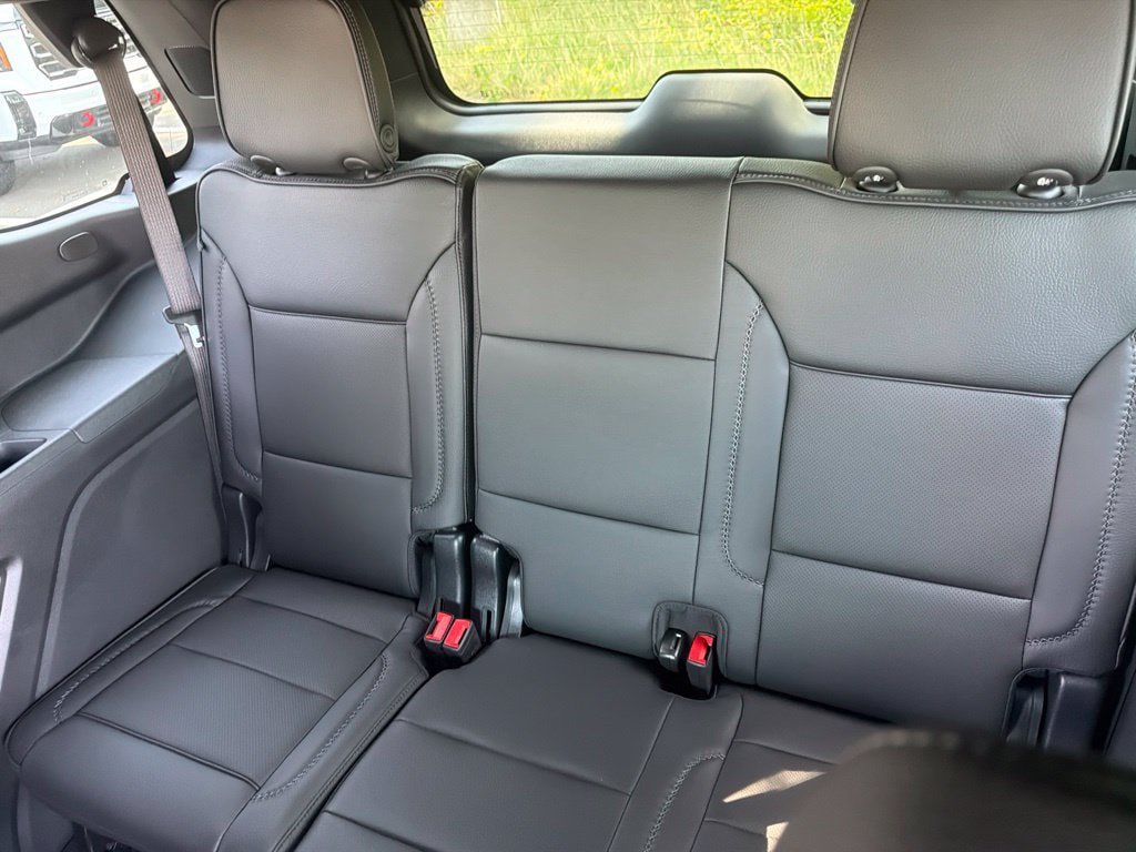 New 2026 GMC Yukon Denali w/ Denali Reserve Package AWD/4WD image 13