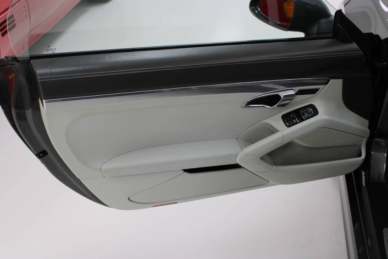 Used 2013 Porsche Boxster RWD image 18