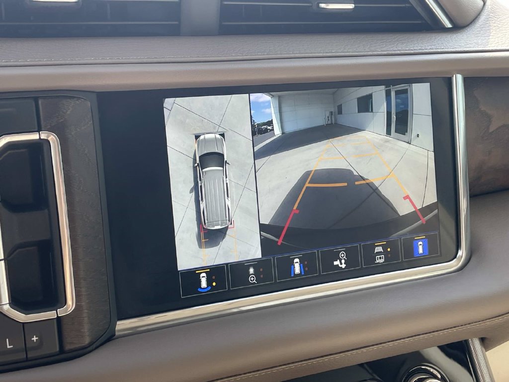Used 2022 GMC Yukon Denali AWD/4WD image 30