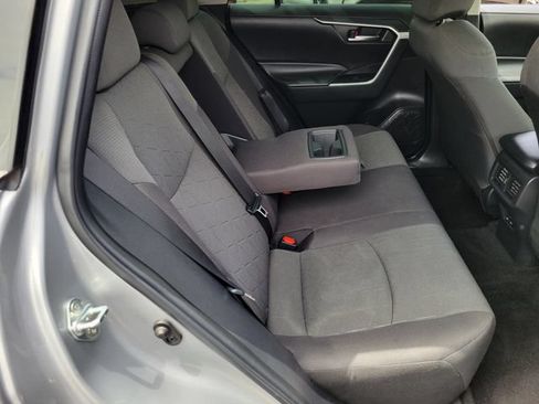 Used 2022 Toyota RAV4 XLE FWD image 21
