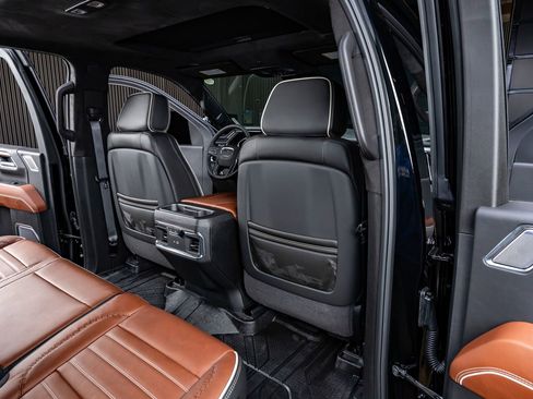 Used 2026 GMC Sierra 3500 Denali Ultimate image 32