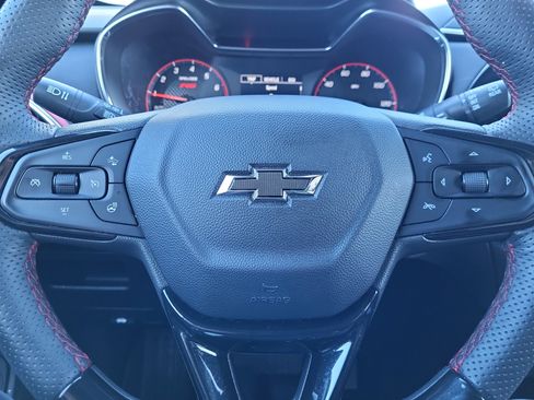 Used 2023 Chevrolet TrailBlazer RS w/ Sun and Liftgate Package image 10