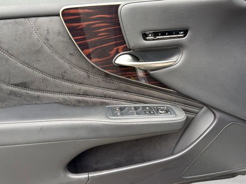 Used 2018 Lexus LS 500 AWD w/ Luxury Package image 23