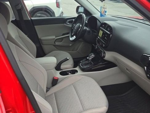 Used 2020 Kia Soul EX image 30
