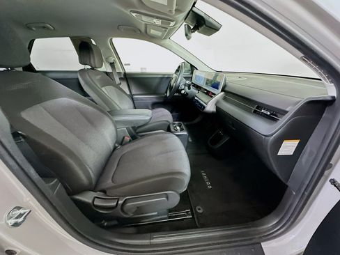 Used 2024 Hyundai Ioniq 5 SEL RWD image 31