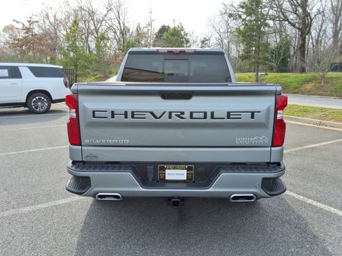 Used 2023 Chevrolet Silverado 1500 High Country w/ Technology Package AWD/4WD image 6
