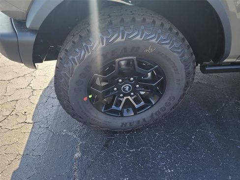 New 2026 Ford Bronco Badlands AWD/4WD image 9
