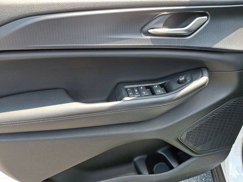 Certified 2023 Jeep Grand Cherokee Altitude AWD/4WD image 15