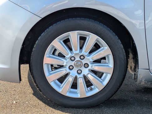 Used 2012 Toyota Sienna Limited image 13