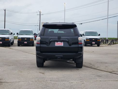 Used 2022 Toyota 4Runner SR5 Premium w/ Moonroof Package AWD/4WD image 6