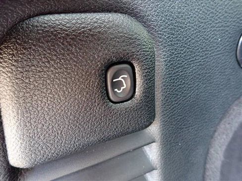 Used 2018 Jeep Grand Cherokee Overland image 9