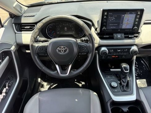 Used 2020 Toyota RAV4 Limited AWD/4WD image 13