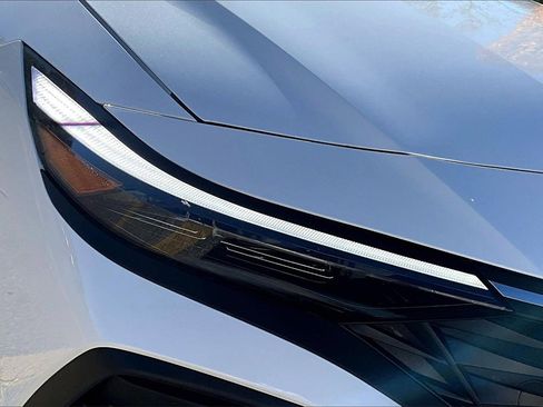 Certified 2025 Hyundai Elantra Sport image 29