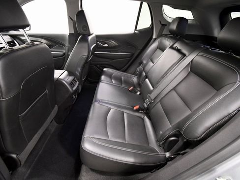 Used 2024 GMC Terrain SLT image 15