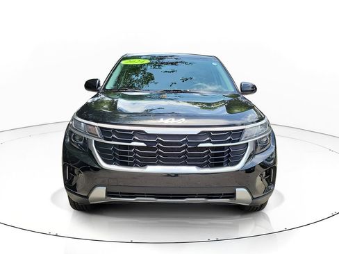 Certified 2024 Kia Seltos LX AWD/4WD image 2