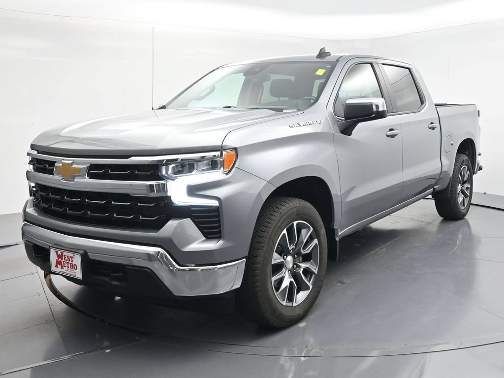 Used 2023 Chevrolet Silverado 1500 LT AWD/4WD image 3