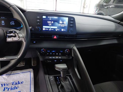 Certified 2026 Hyundai Elantra Sport FWD image 18
