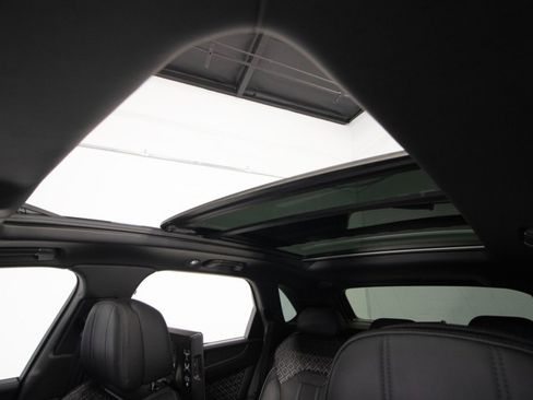 Used 2023 Bentley Bentayga Speed image 52