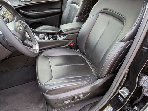 Used 2023 Jeep Grand Cherokee L Limited AWD/4WD image 23