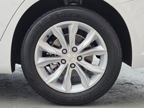 Used 2025 Chevrolet Malibu LT image 28