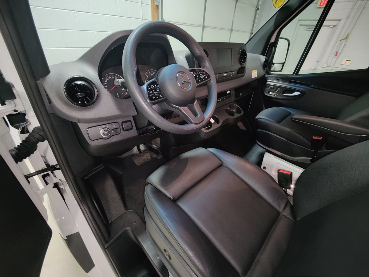 Used 2023 Mercedes-Benz Sprinter 2500 image 28