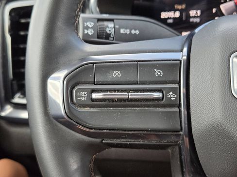 Used 2024 GMC Canyon AT4 w/ Technology Package AWD/4WD image 27