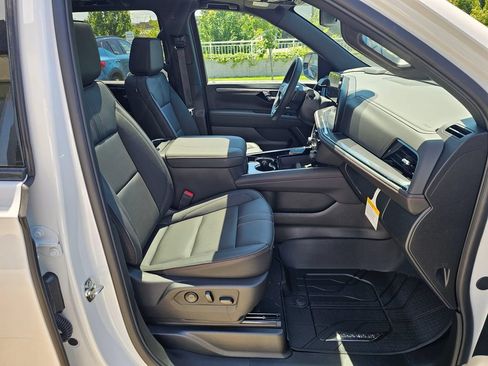 New 2026 Chevrolet Suburban RST w/ Comfort Package AWD/4WD image 11