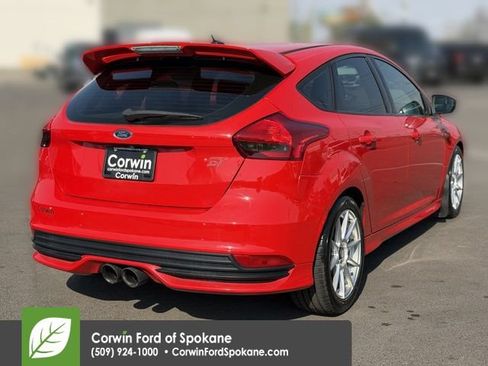Used 2017 Ford Focus ST FWD image 12