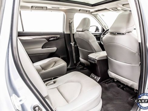 Used 2023 Toyota Highlander Platinum image 33