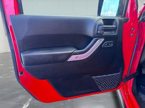 Used 2017 Jeep Wrangler Unlimited Rubicon w/ Dual Top Group image 12