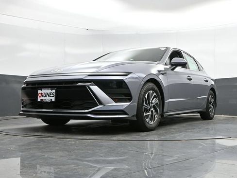 New 2026 Hyundai Sonata Blue FWD image 43