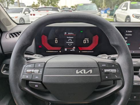 Used 2025 Kia K4 FWD image 22