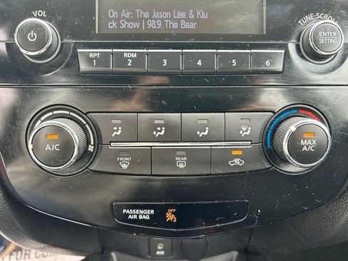 Used 2017 Nissan Rogue S FWD image 24