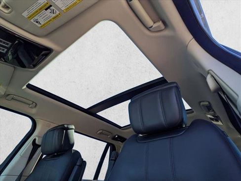 Used 2020 Land Rover Range Rover Long Wheelbase HSE image 15