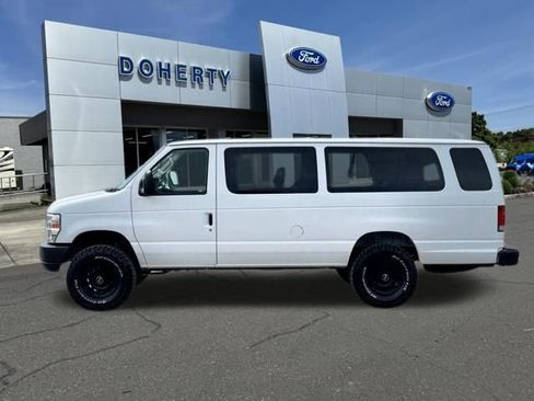 Used 2014 Ford E-350 and Econoline 350 XLT RWD image 7