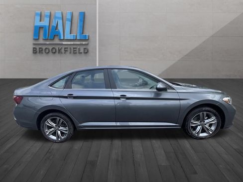 Used 2023 Volkswagen Jetta SE FWD image 6