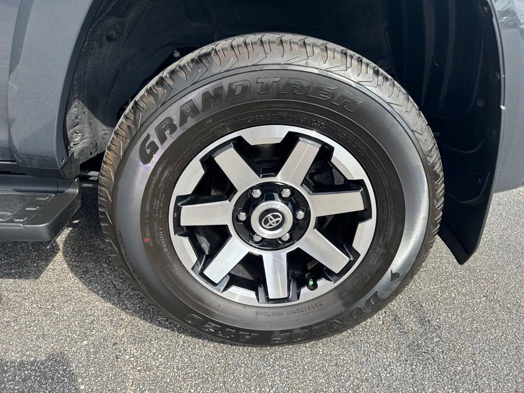 Used 2024 Toyota 4Runner TRD Off-Road AWD/4WD image 47