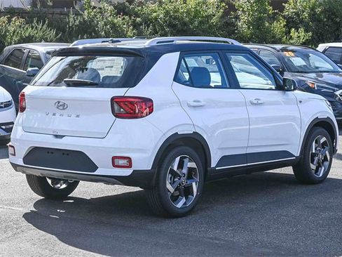 New 2026 Hyundai Venue SEL image 4