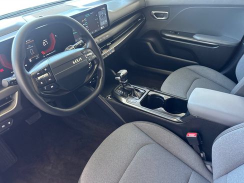 Used 2025 Kia K4 FWD image 10